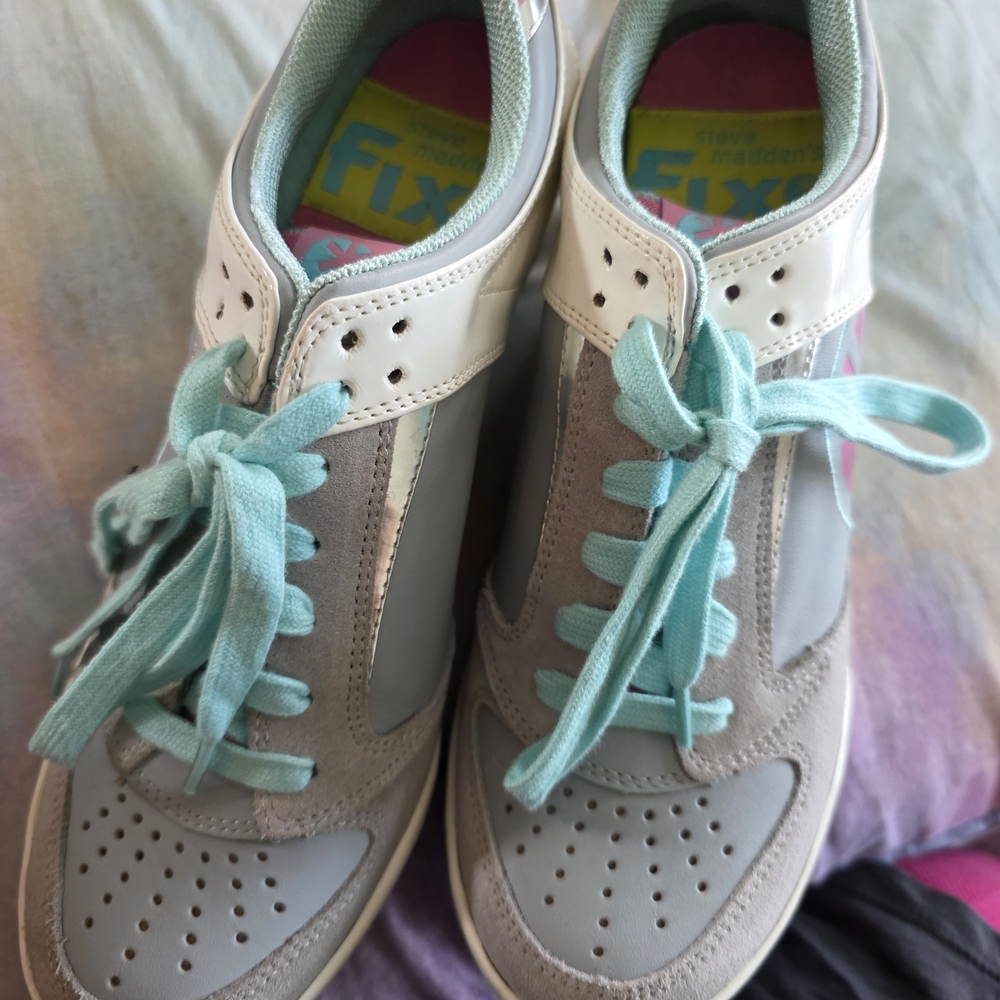 Steve Madden Women's Gray and Teal Sneakers